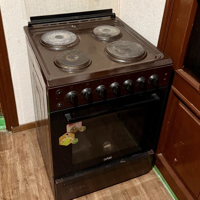 Электроплита Artel 4 конфорки с духовкой
