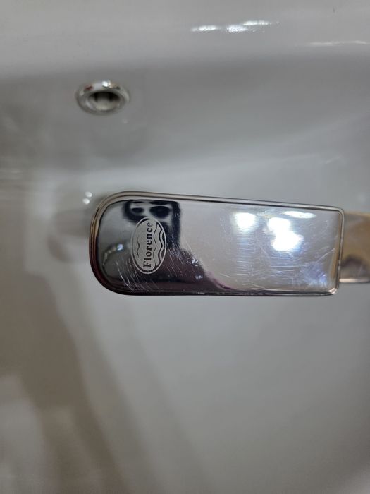 Продаются два раковины тюльпан в полном комплекте