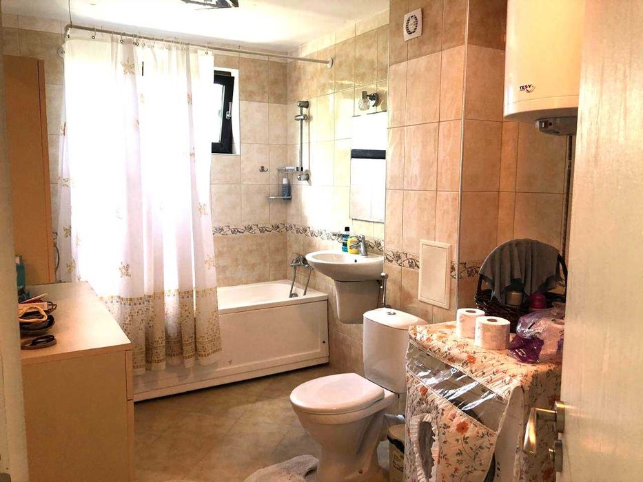 Дава се под наем Четиристаен апартамент в Варна, Морска градина - 130 кв.м за 799 € - Снимка #12