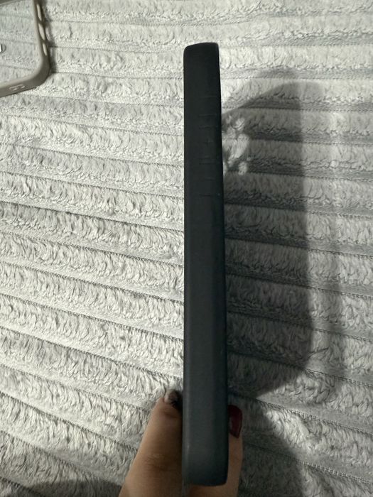 Продам чехол на IPhone 16pro max