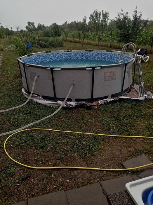 Inchiriez cabana