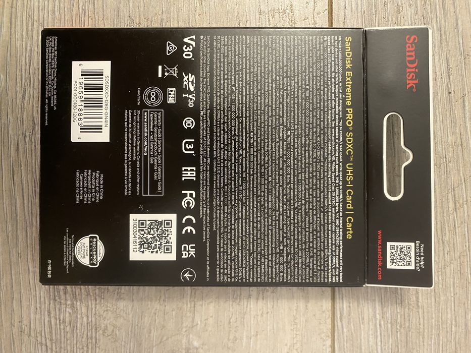 Card memorie SanDisk 128 gb.