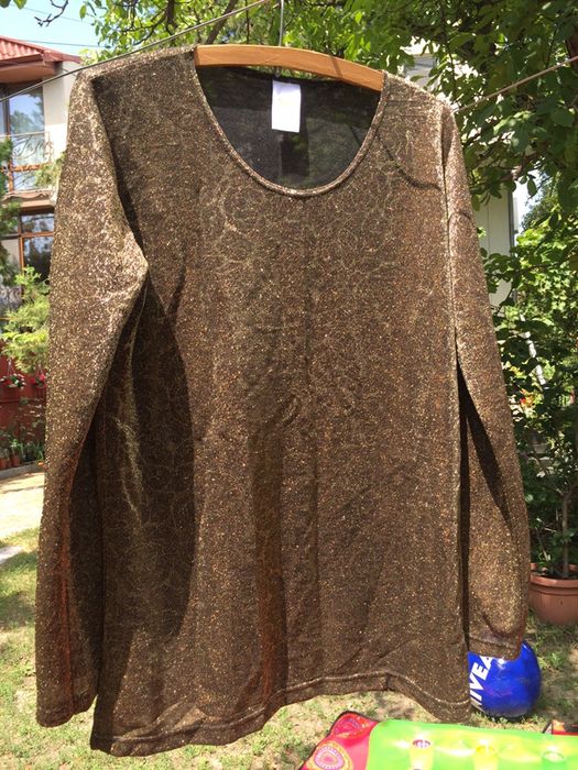 Bluza cu sclipici marimea L