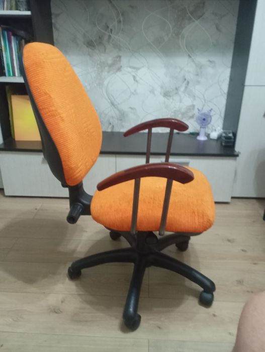 Продам офисное кресло