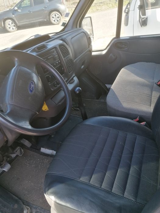 Camion 3.5 T basculabil. Ford 2.4 L