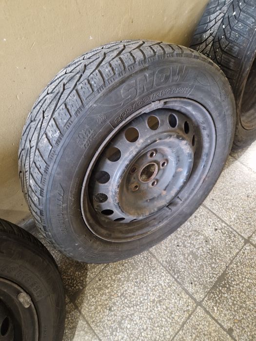 Джанти и гуми за Тойота Версо