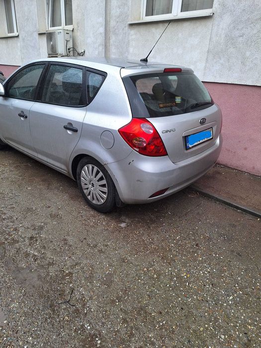 Kia Ceed 2007 benzină, 1.500 € — imagine 2