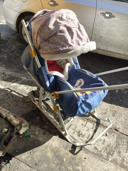 Продаются санки коляска