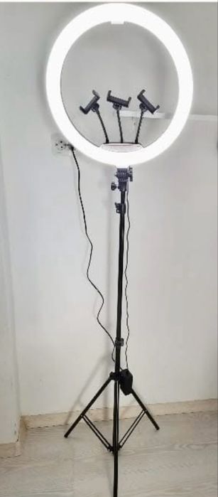 Lampa circulara
