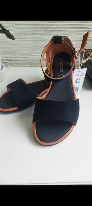 Нови сандали Lasocki естествена кожа, 37/38