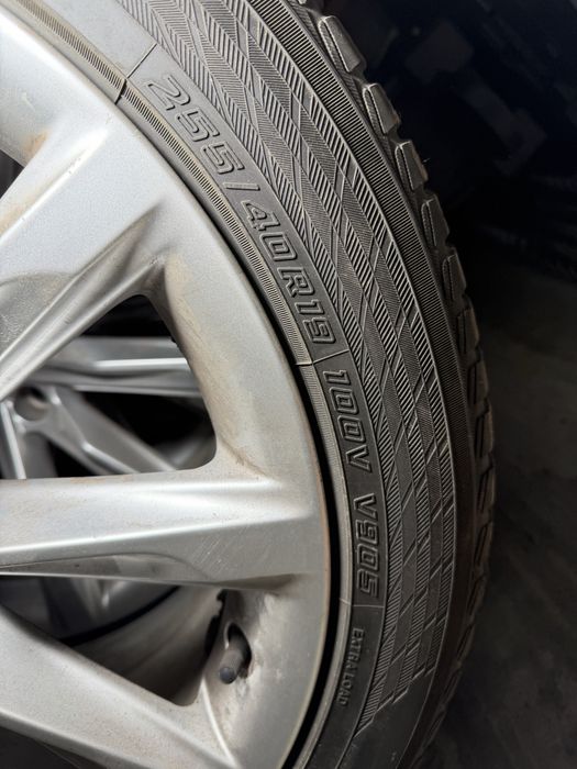 Jante plus cauciucuri  255/40/ r19  yokohama  audi