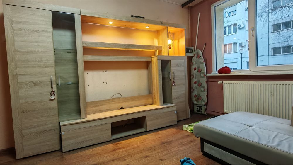 Vand canapea si coltar extensibil 700 de lei bucata