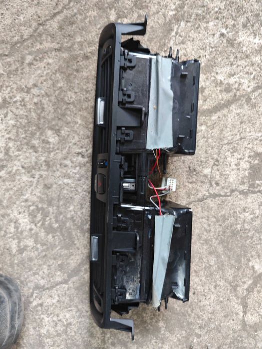 Въздуховод духалка централна BMW F10 F11 здрави жалузи