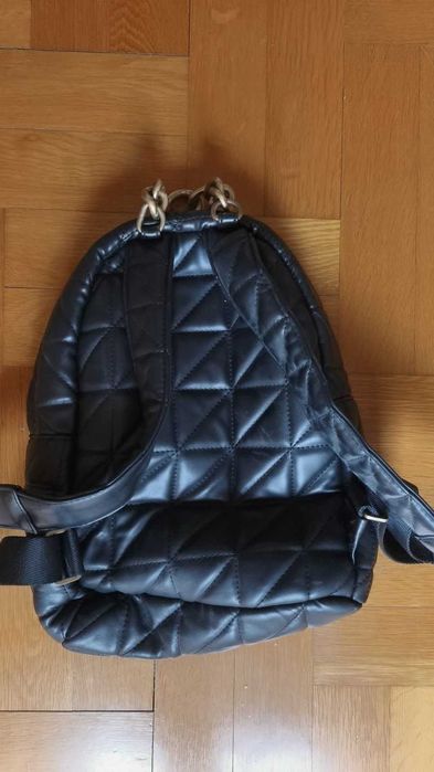 Раница с метална верижка ZARA