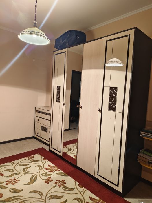 Продам шкаф, комод, зеркало