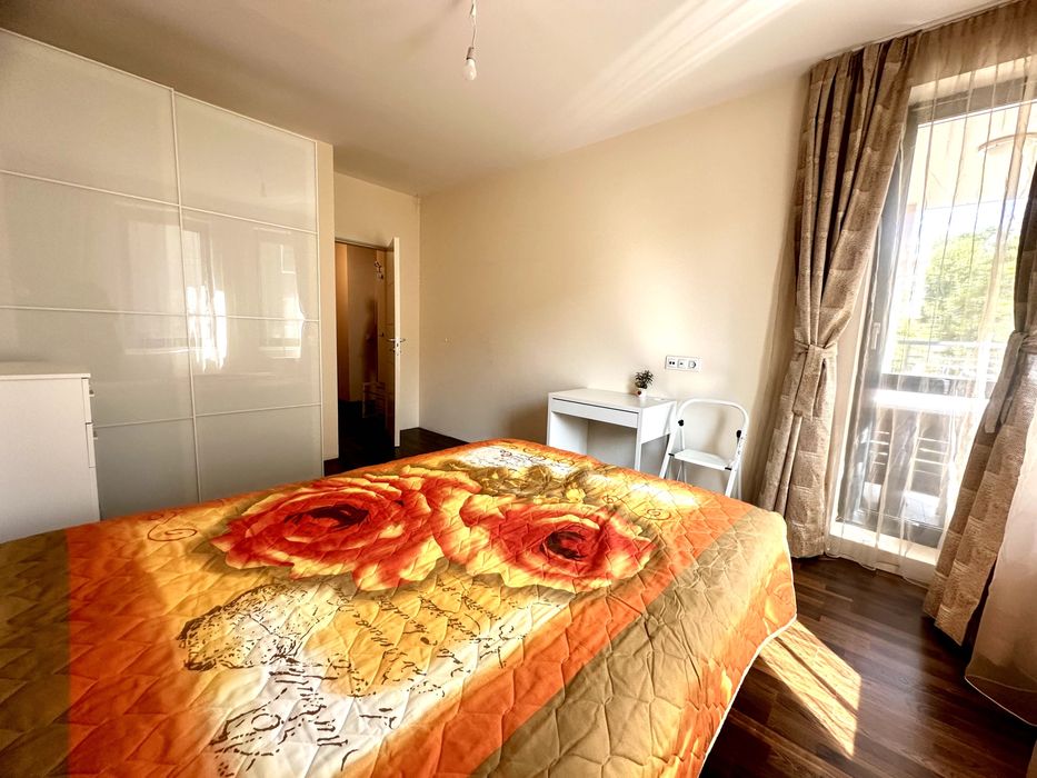 Тристаен апартамент за продажба в тухлена сграда