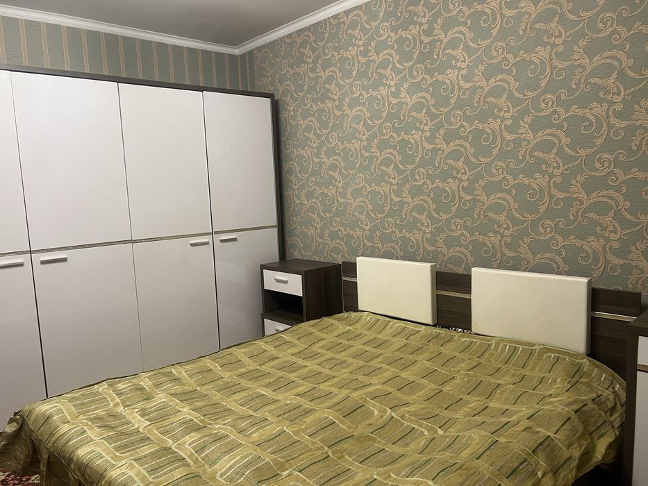 Продам спальный гарнитур
