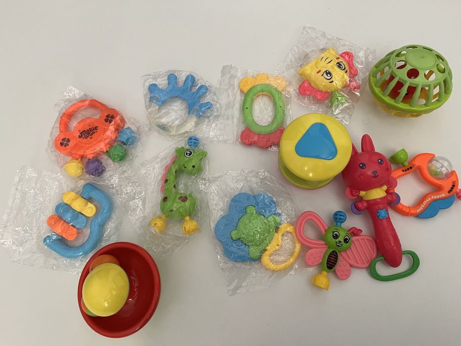 Погремушки и игрушки для купания