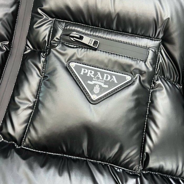 Geaca Prada , calitate premium , pe stoc , M , noua