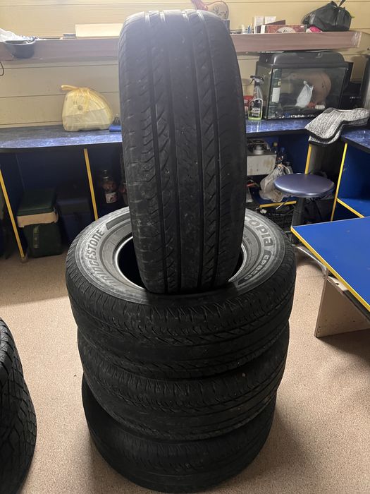 Продам резину 2 комплекта