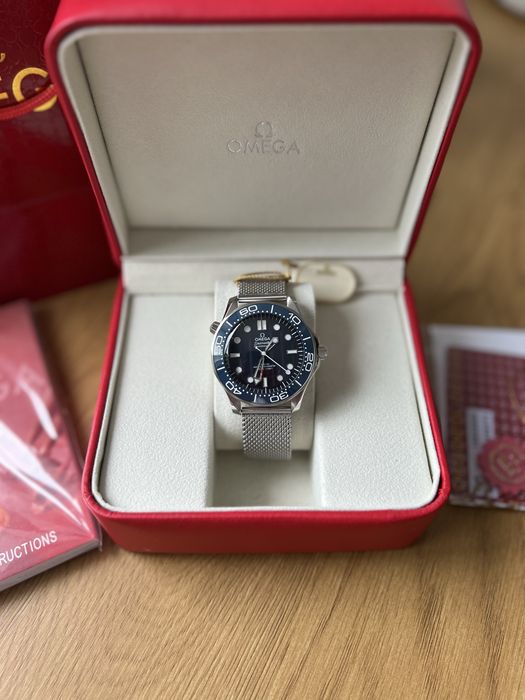 Omega Seamaster Diver 300 M “James Bond 007” Blue 42 mm