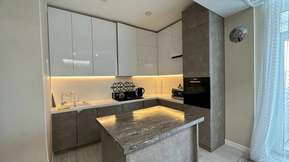 4-х ком в доме Гаку, Владислав ИмпериЯ