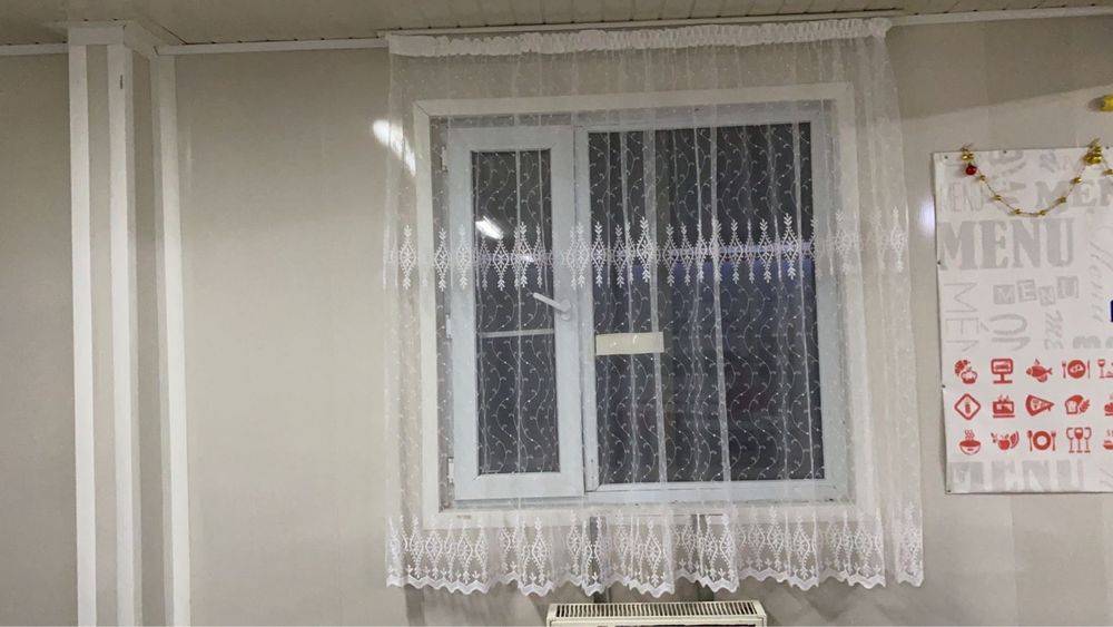 Продаю столовую.