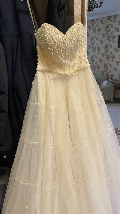 Вечерние платья