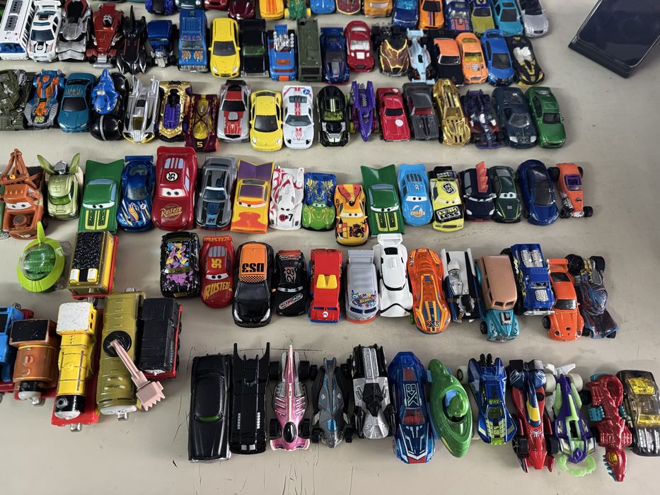 Vind colectie de masinute metalice