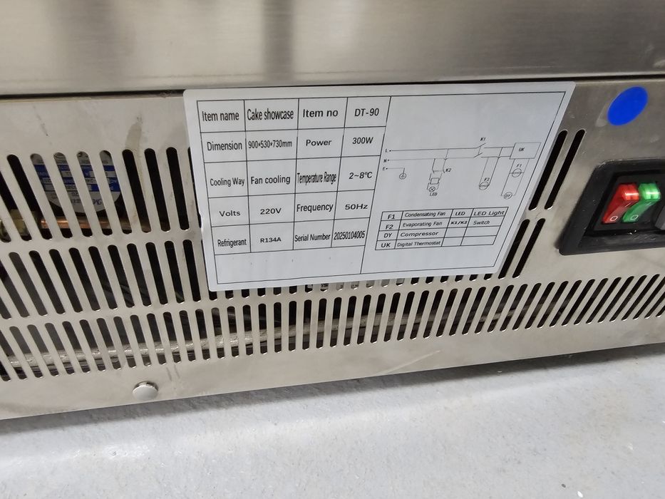 Хладилна витрина  три размера Професионална цена от 1700 лв чисто нови