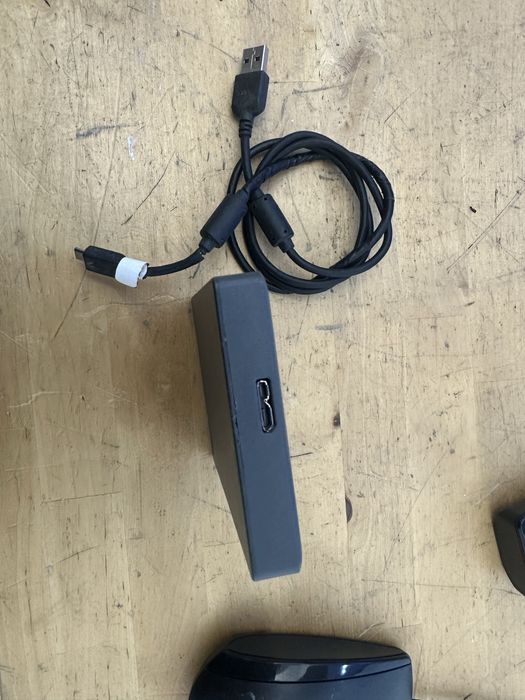 Hdd portabil 500gb de culoare negru