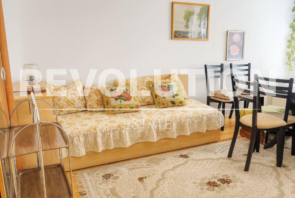 Дава се под наем Едностаен апартамент в Варна, Цветен квартал - 46 кв.м за 350 € - Снимка #1