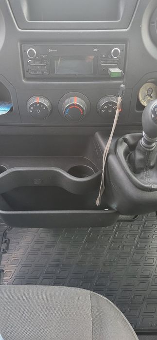 Продавам Бус Рено Мастър 2013г.Десен волан 2.3дизел 101к.с
2.3дизел 10