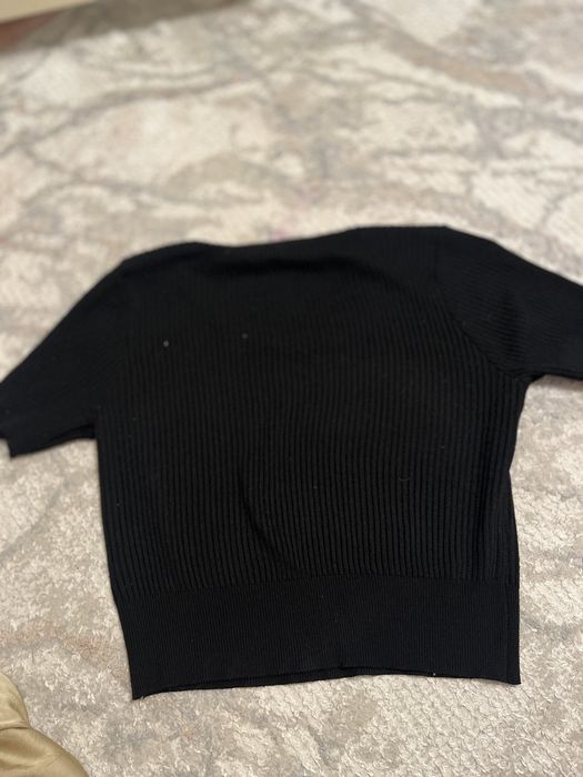 Продам кофточку черную