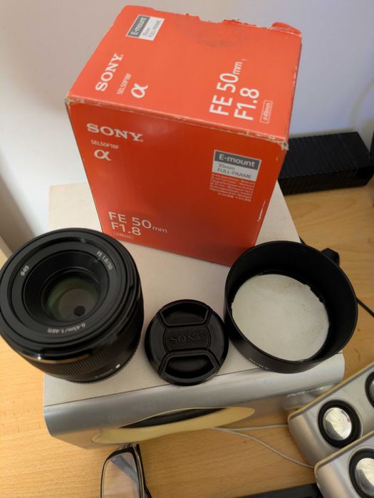 Sony FE 50mm f/1.8 cu accesorii