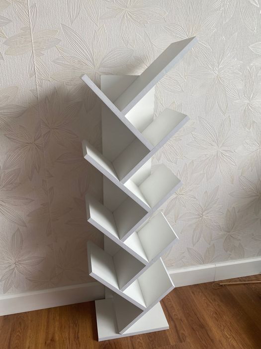 Полка для книг белая