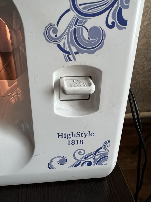 Продам швейную машинку Janome