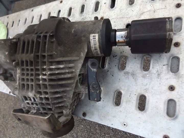 Раздатка за Фолксваген Т5 Volkswagen  2.0d 2012 година ръчни скорости.