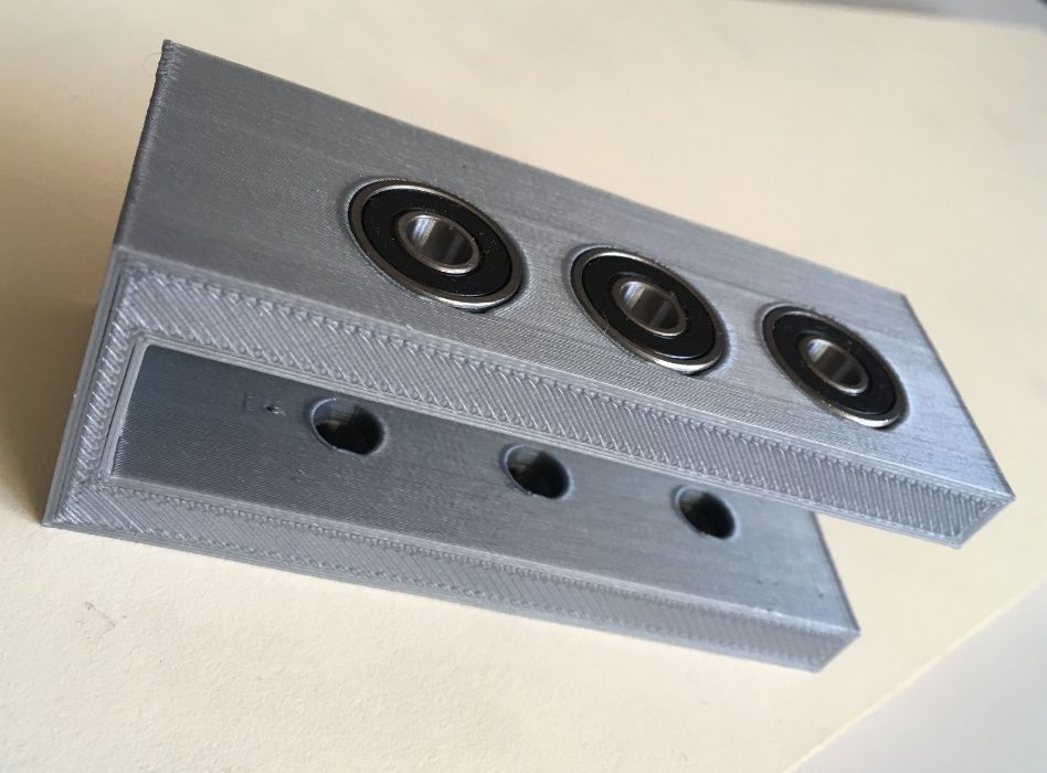 Sablon mobila plastic dur gri forma U ericsoane gauri 4/7mm v.2