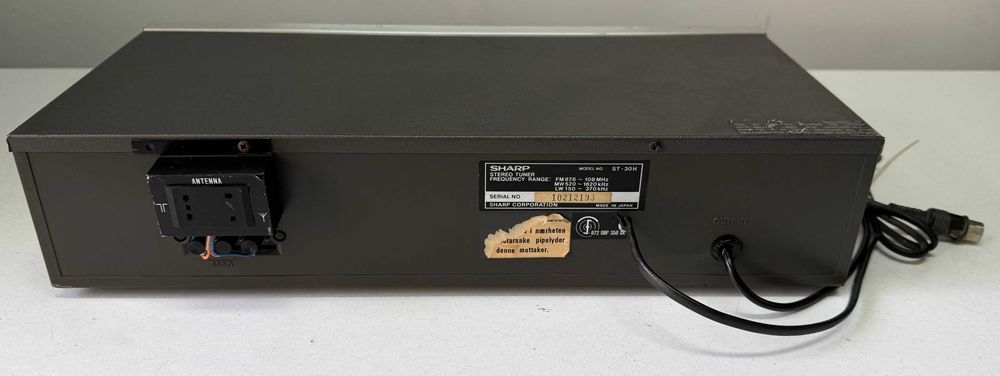 Sharp ST 30 Tuner – Radio scala – Slim Design pt Amplificator