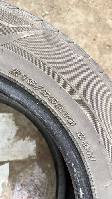 Продам комплект летних шин 215/65. R16