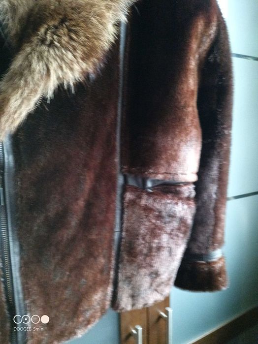 Луксозно кожено палто от тюлен с яка от енот – уникат, ръчно шито яке