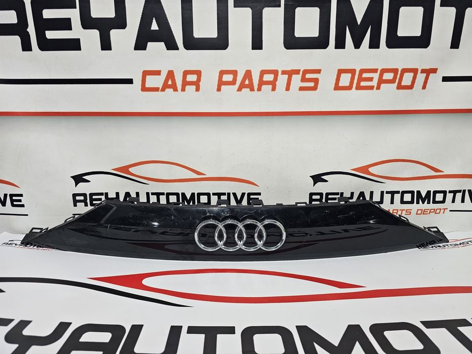 Ornament haion Audi Q8 dupa 2019 cod 4M8853236