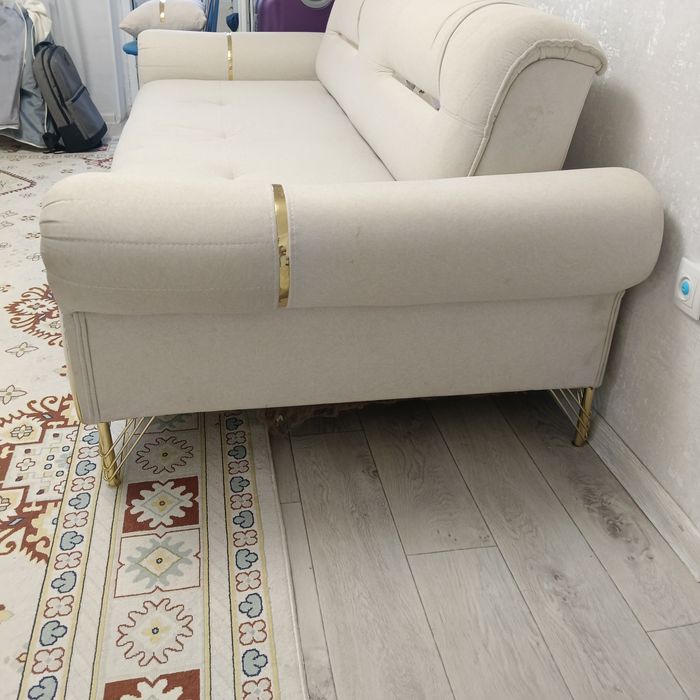 Продам диван для гостинной