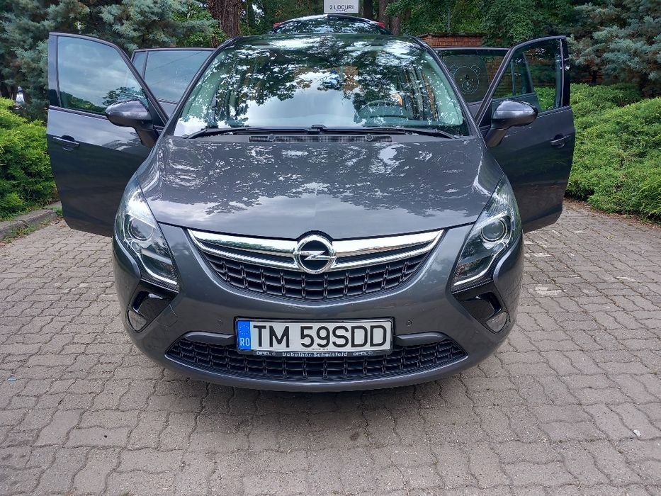 OPEL Zafira 2012