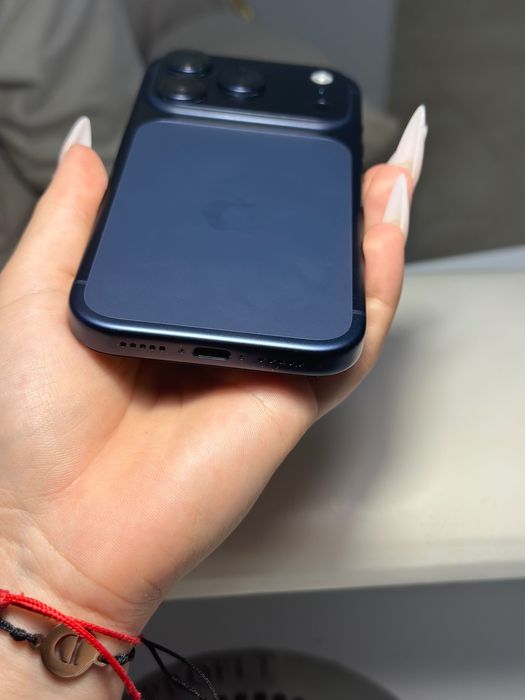 Продавам iphone 17 pro