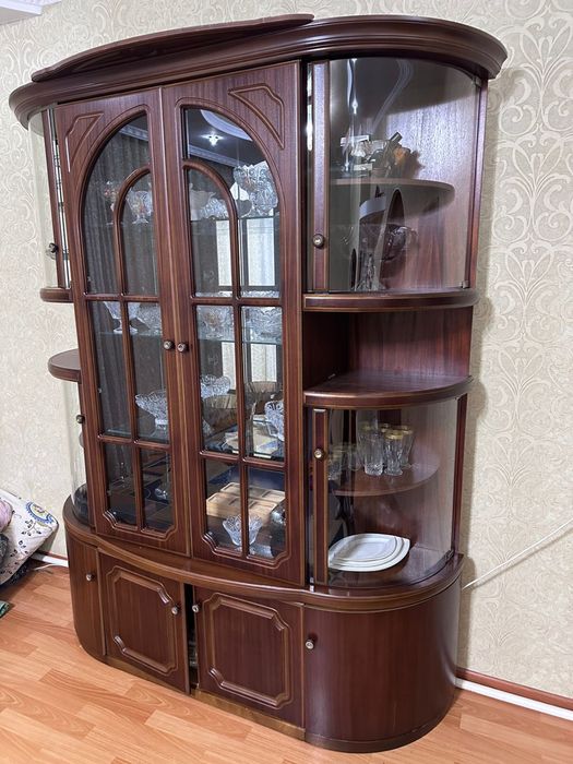 Продам стенку, витрину