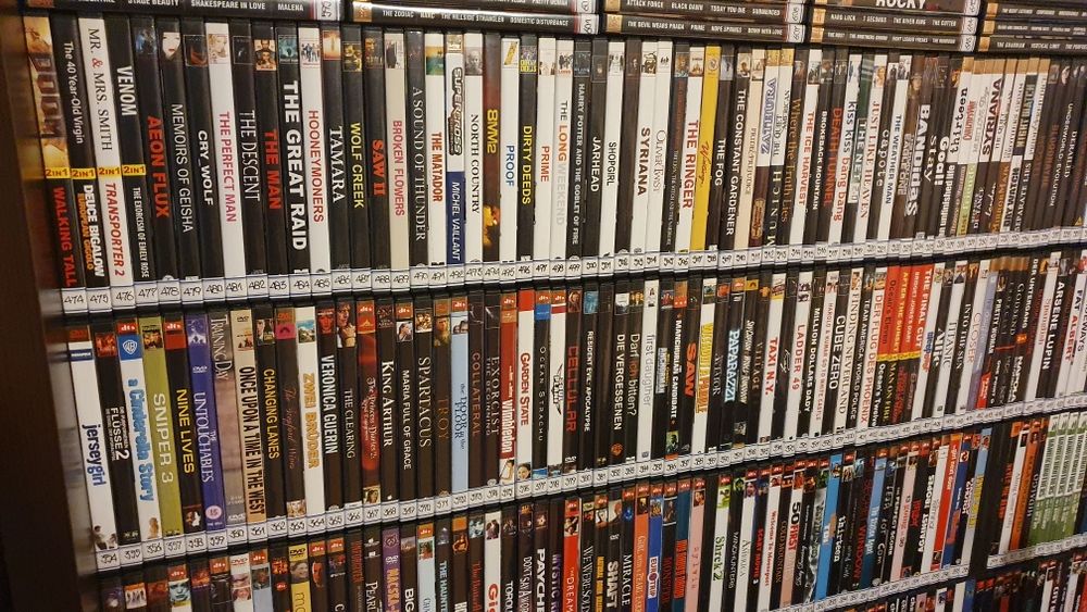 Colectie de DVD-uri - peste 1.000 filme