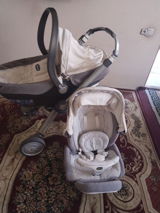 Коляска 3 в 1  chicco
