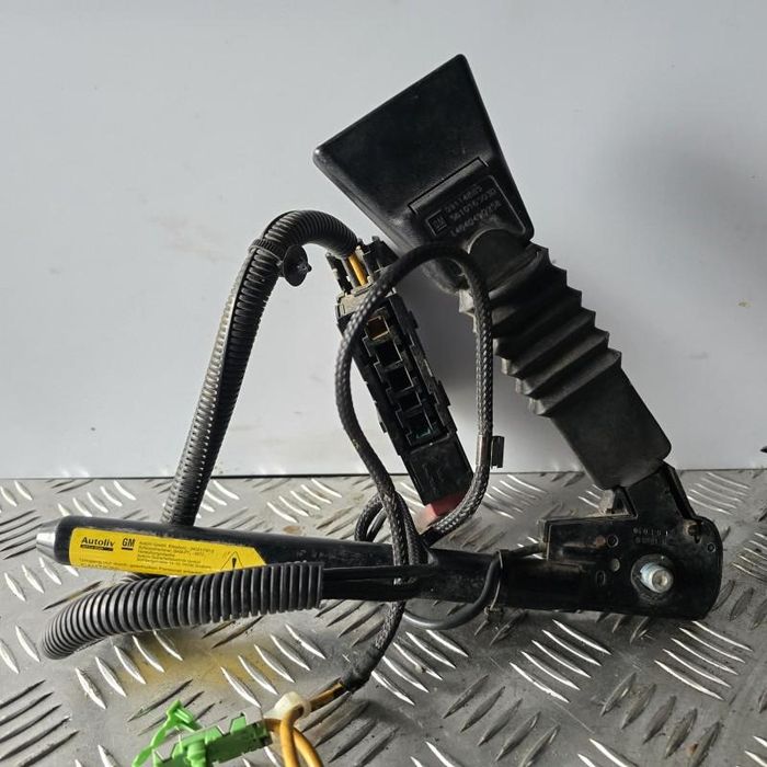 Pretensionare centura stanga fata cu 2 fire Opel Corsa C